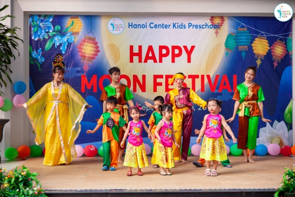 Vui Tết Trung thu tại Hanoi Center Kids